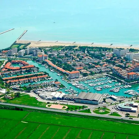Welcoming Flat With Charming Pool View Terrace Apartamento Porto Santa Margherita di Caorle