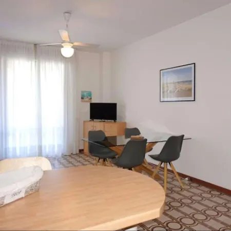 Welcoming Flat With Charming Pool View Terrace
